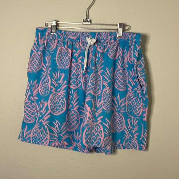Chubbies 5.5-Inch The Pineapple Floaters Swim Trunks - Bright Pink